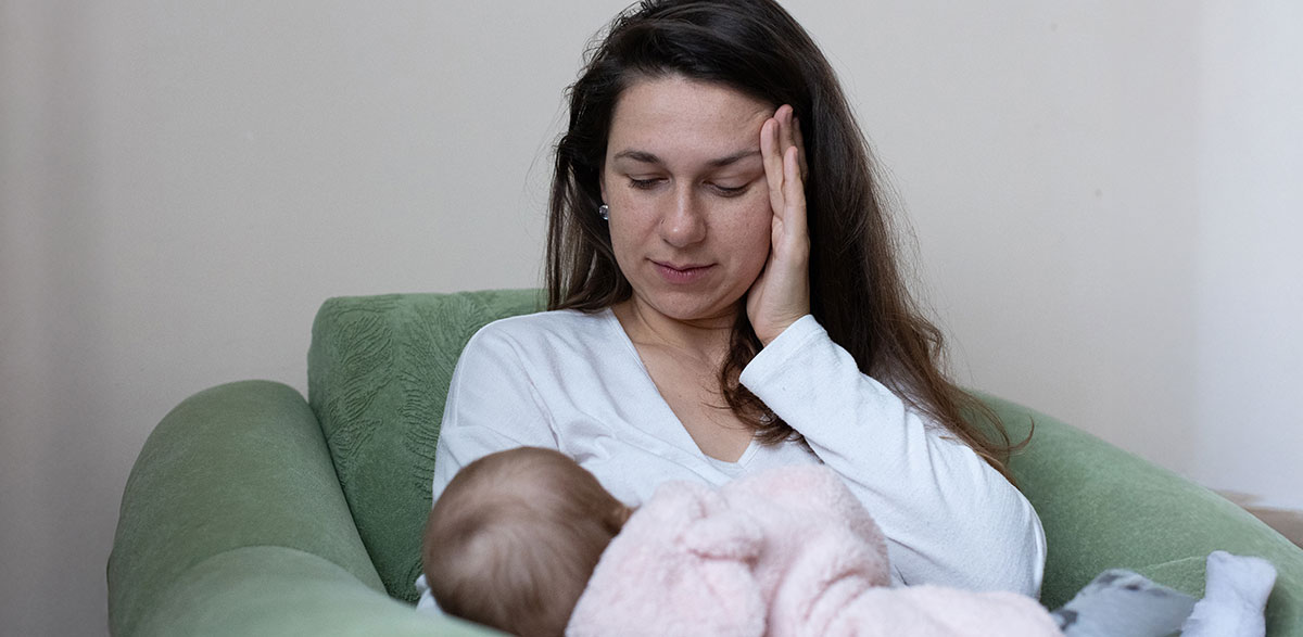 baby_breastfeeding_mother_sick